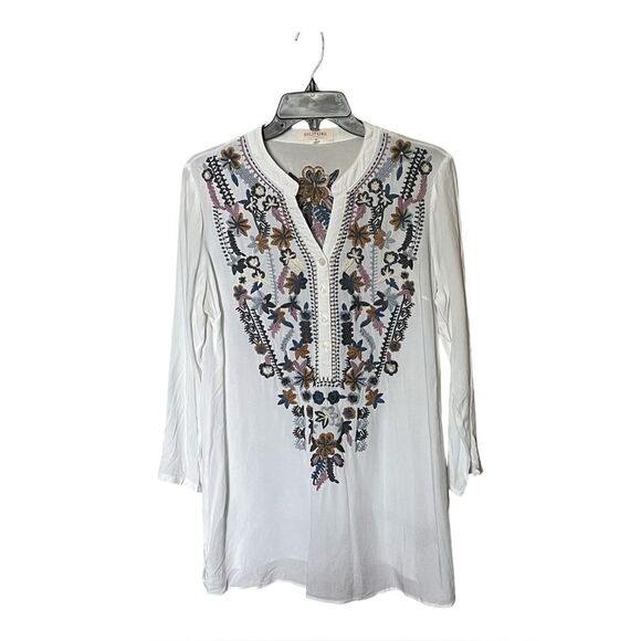 Solitaire White Tunic with Multicolor Embroidery and Tab Sleeves Size Medium - Picture 1 of 12
